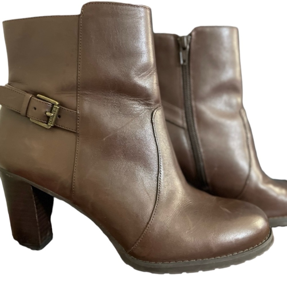 Ralph Lauren 100% leather Cabrey zip ankle boots. 3” block heel, size 8